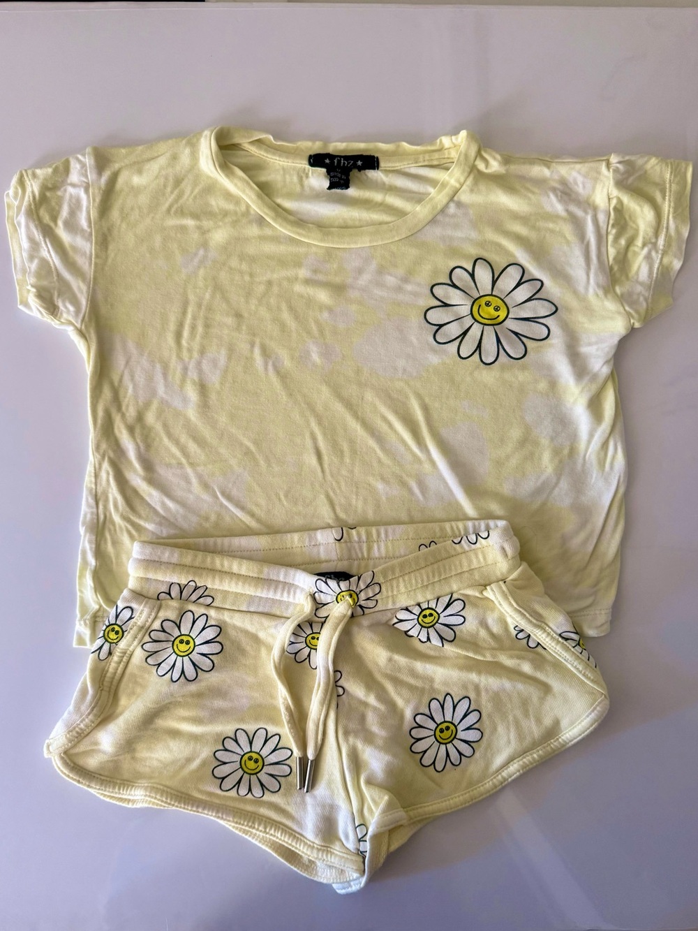 Like New! Flowers by Zoe Set